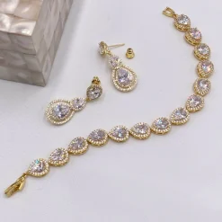 Lace & Favour Gold Prom Jewellery | Prom Earrings*Alessandra Vintage Inspired Crystal Chandelier Earrings Gold
