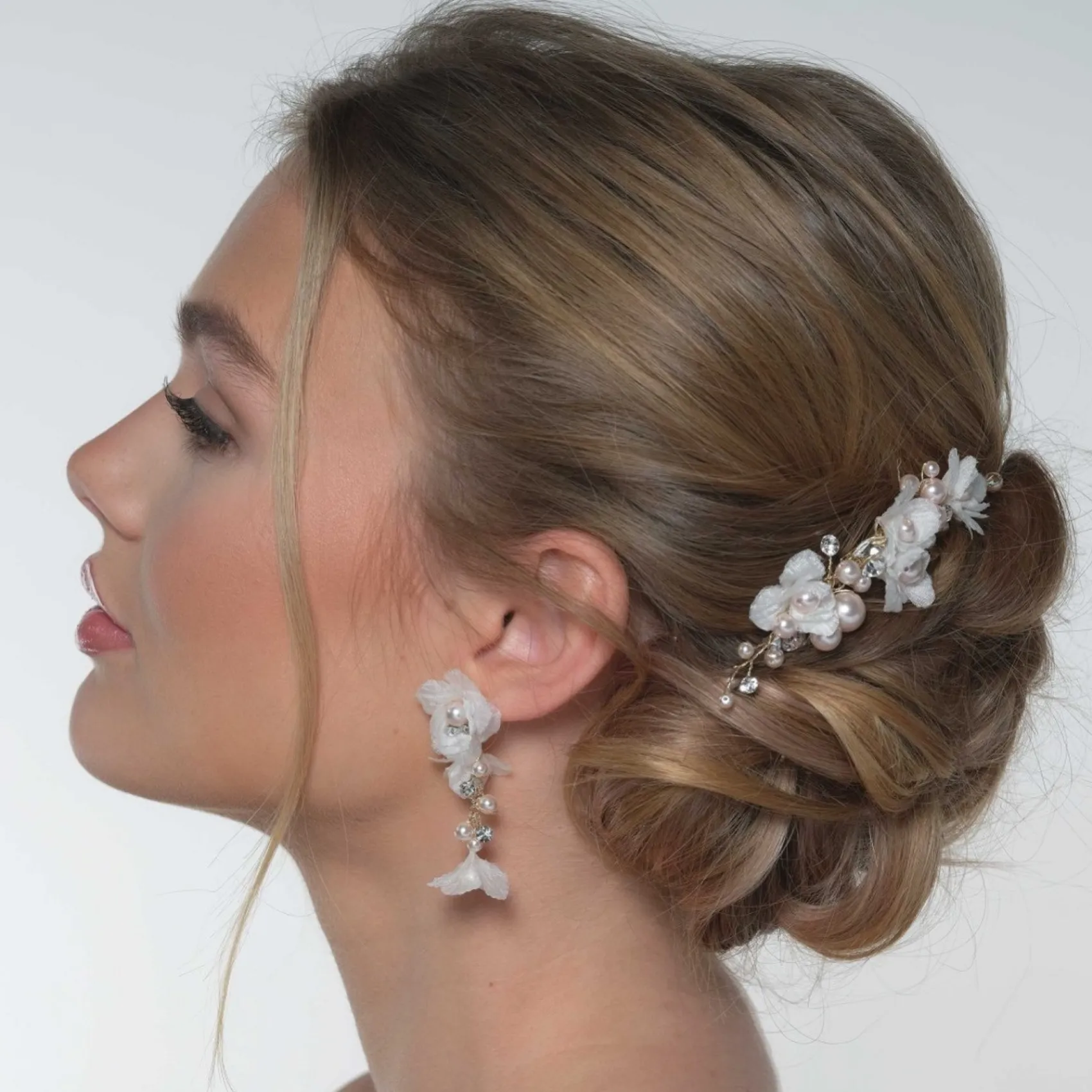 Poirier Pearl Hair Accessories | Gold Hair Accessories*Amaryllis Blush Pearls Floral Hair Comb Ivory/ Blush/ Gold