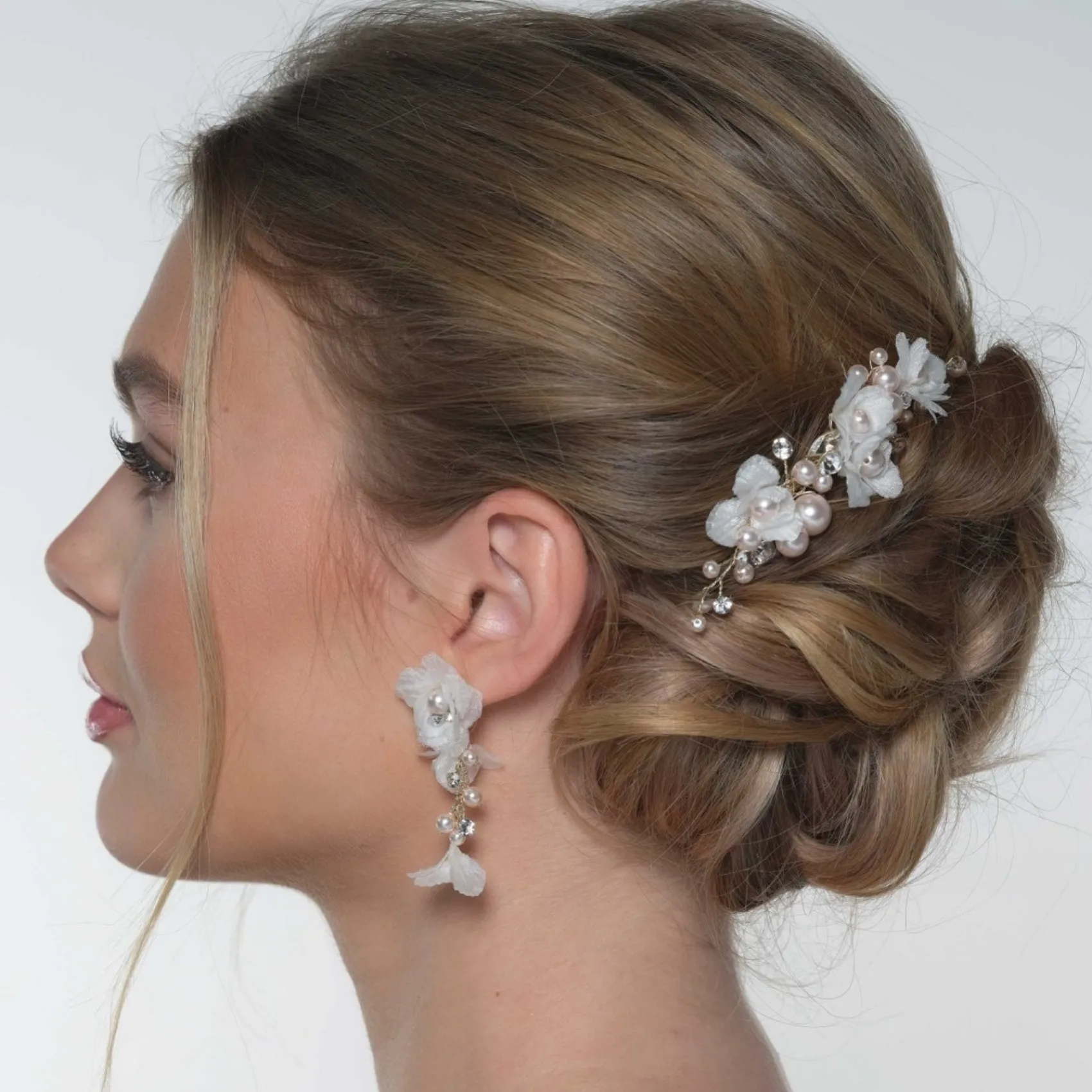 Poirier Pearl Hair Accessories | Gold Hair Accessories*Amaryllis Blush Pearls Floral Hair Comb Ivory/ Blush/ Gold