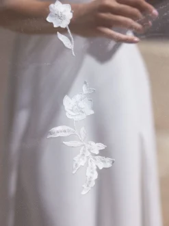 Bianco Evento Single Tier Veils | Chapel Length & Cathedral Veils*Bianco Single Tier Cathedral Veil with Lace Appliques S519 Ivory