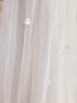 Bianco Evento Single Tier Veils | Chapel Length & Cathedral Veils*Bianco Single Tier Scattered Flower Chapel Veil S518 Ivory