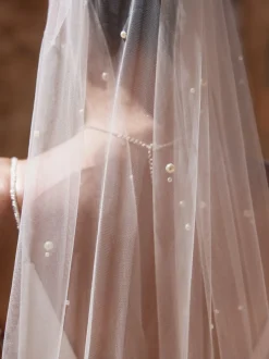 Bianco Evento Single Tier Veils | Fingertip Veils*Bianco Single Tier Scattered Pearl Fingertip Veil S526 Ivory