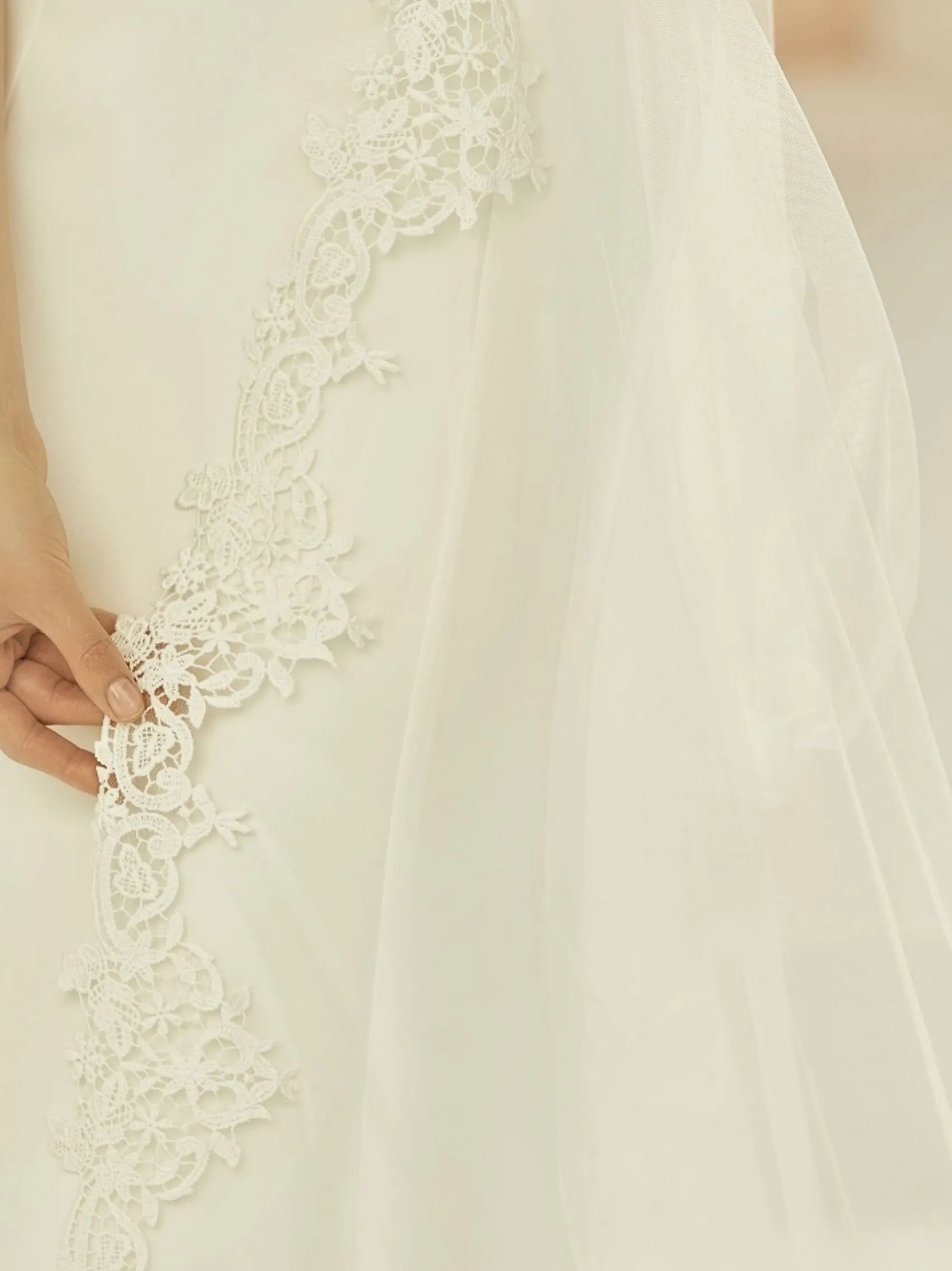 Bianco Evento Single Tier Veils | Chapel Length & Cathedral Veils*Bianco Single Tier Cut Edge Cathedral Veil with Lace Train S371 Ivory