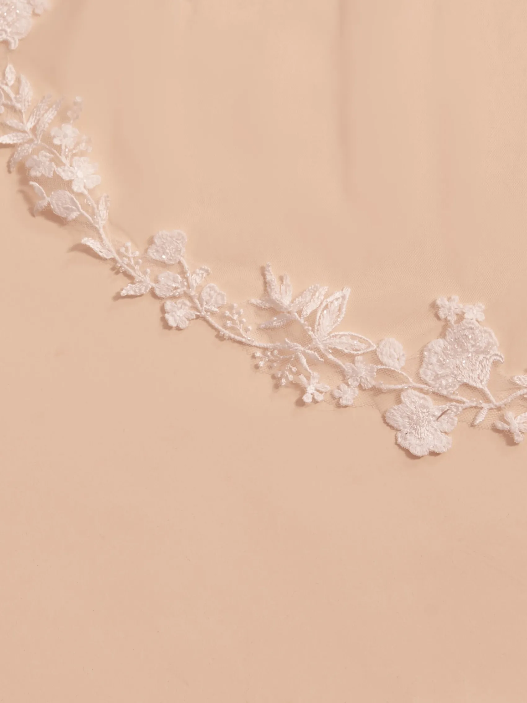 Bianco Evento Single Tier Veils | Fingertip Veils*Bianco Single Tier Floral Lace Edge Fingertip Veil S413 Ivory