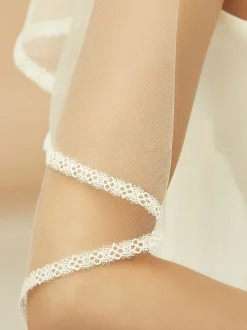 Bianco Evento Single Tier Veils | Fingertip Veils*Bianco Two Tier Fingertip Veil with Narrow Lace Edge S365 Ivory
