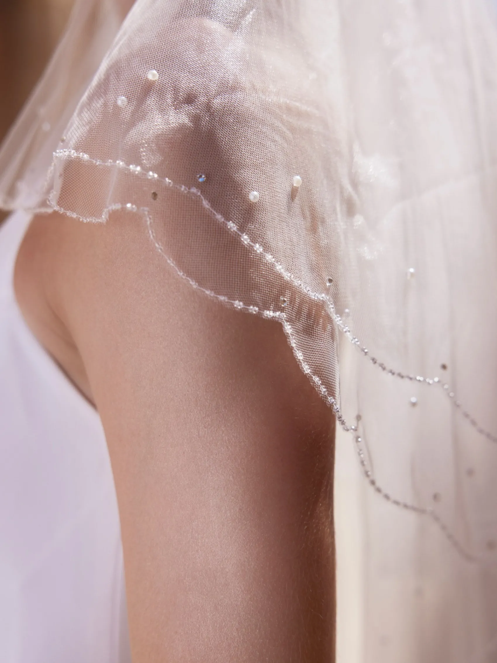 Bianco Evento Two Tier Veils | Elbow Length Veils*Bianco Two Tier Scalloped Beaded Edge Short Veil S524 Ivory