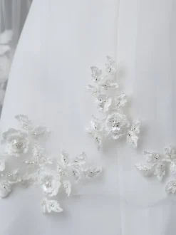 Twilight Designs Two Tier Veils | Fingertip Veils*Bloomington Two Tier Cut Edge Veil with Floral Motifs Ivory