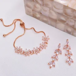 Lace & Favour Bridesmaid Gifts | Crystal Jewellery*Daisy Floral Crystal Adjustable Bracelet Rose Gold