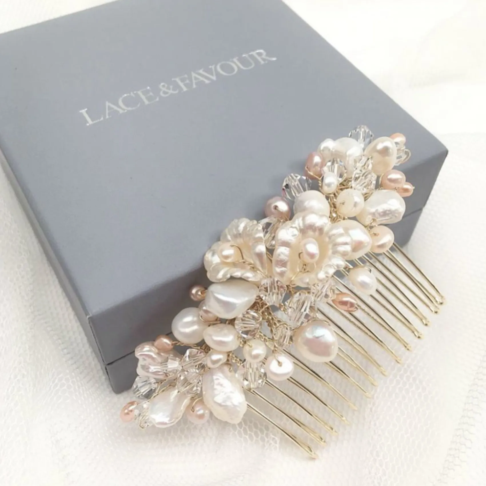 Poirier Pearl Hair Accessories | Gold Hair Accessories*Deloras Gold Freshwater Pearl and Flowers Mini Hair Comb Ivory/ Champagne/ Pale Gold
