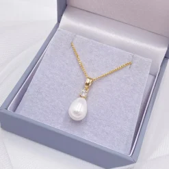 Lace & Favour Bridesmaid Gifts | Bride Gifts*Dolci Gold Teardrop Pearl Pendant Necklace