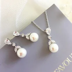 Lace & Favour Bridesmaid Gifts | Bride Gifts*Elegance Crystal and Pearl Wedding Earrings Ivory/ Silver