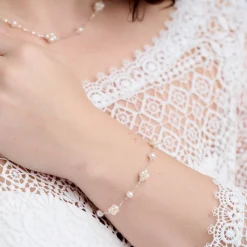 Lace & Favour Mother Of The Groom Gifts | Mother Of The Bride Gifts*Eliana Freshwater Pearl Cluster Chain Bracelet Ivory/ Silver