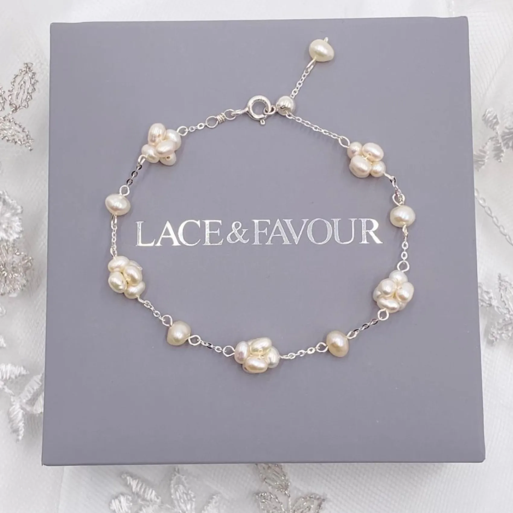 Lace & Favour Mother Of The Groom Gifts | Mother Of The Bride Gifts*Eliana Freshwater Pearl Cluster Chain Bracelet Ivory/ Silver