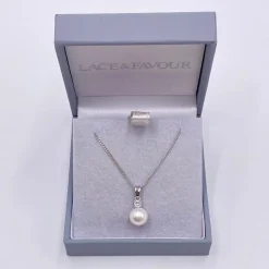 Lace & Favour Pearl Jewellery | Silver Wedding Jewellery*Evie Dainty Pearl Pendant Necklace Ivory/ Silver