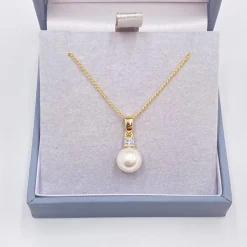 Lace & Favour Pearl Jewellery | Gold Wedding Jewellery*Evie Gold Dainty Pearl Pendant Necklace Ivory/ Gold