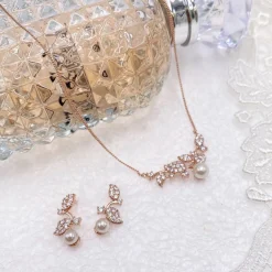 Ivory & Co Bride Gifts | Pearl Jewellery*Ivory and Co Aphrodite Rose Gold Bridal Jewellery Set