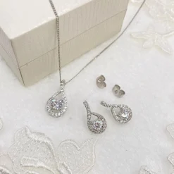 Ivory & Co Bridesmaid Gifts | Bride Gifts*Ivory and Co Eternity Crystal Bridal Jewellery Set