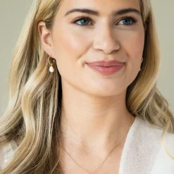 Ivory & Co Bridesmaid Gifts | Pearl Jewellery*Ivory and Co Harrow Gold Pearl Hoop Earrings