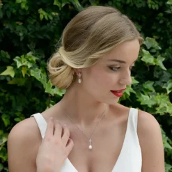 Ivory & Co Bridesmaid Gifts | Pearl Jewellery*Ivory and Co Lisbon Pearl Drop Wedding Earrings