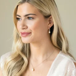 Ivory & Co Bridesmaid Gifts | Pearl Jewellery*Ivory and Co Memphis Silver Hanging Pearl Earrings