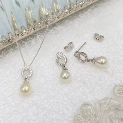Ivory & Co Bridesmaid Gifts | Bride Gifts*Ivory and Co Stockholm Pearl Bridal Jewellery Set