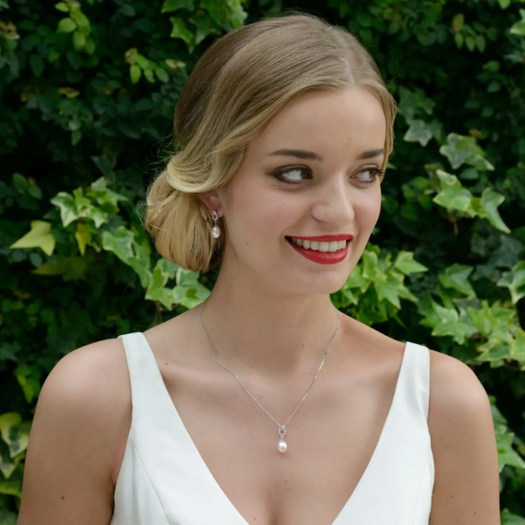 Ivory & Co Bridesmaid Gifts | Vintage Jewellery*Ivory and Co Stockholm Pearl Pendant Necklace