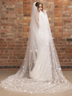 Perfect Bridal Single Tier Veils | Chapel Length & Cathedral Veils*Single Tier 3D Flowers Cathedral Bridal Veil | L&F Ivory