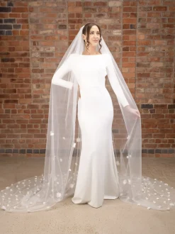 Perfect Bridal Single Tier Veils | Chapel Length & Cathedral Veils*Single Tier 3D Flowers Cathedral Bridal Veil | L&F Ivory