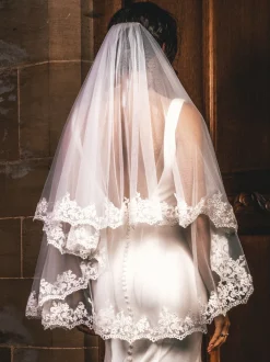 Perfect Bridal Two Tier Veils | Fingertip Veils*Two Tier Floral Lace Edge Fingetip Veil | L&F Ivory