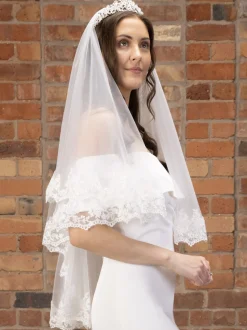 Perfect Bridal Two Tier Veils | Fingertip Veils*Two Tier Floral Lace Edge Fingetip Veil | L&F Ivory