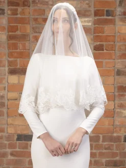 Perfect Bridal Two Tier Veils | Fingertip Veils*Two Tier Wide Floral Lace Edge Short Veil | L&F Ivory