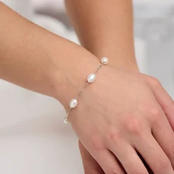 Lace & Favour Pearl Jewellery | Silver Wedding Jewellery*Kala Freshwater Pearl Bracelet Ivory/ Silver