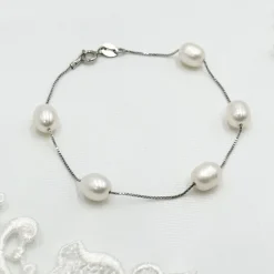 Lace & Favour Pearl Jewellery | Silver Wedding Jewellery*Kala Freshwater Pearl Bracelet Ivory/ Silver