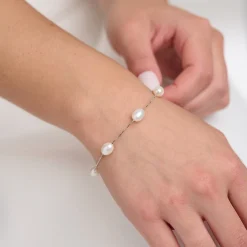 Lace & Favour Pearl Jewellery | Silver Wedding Jewellery*Kala Freshwater Pearl Bracelet Ivory/ Silver