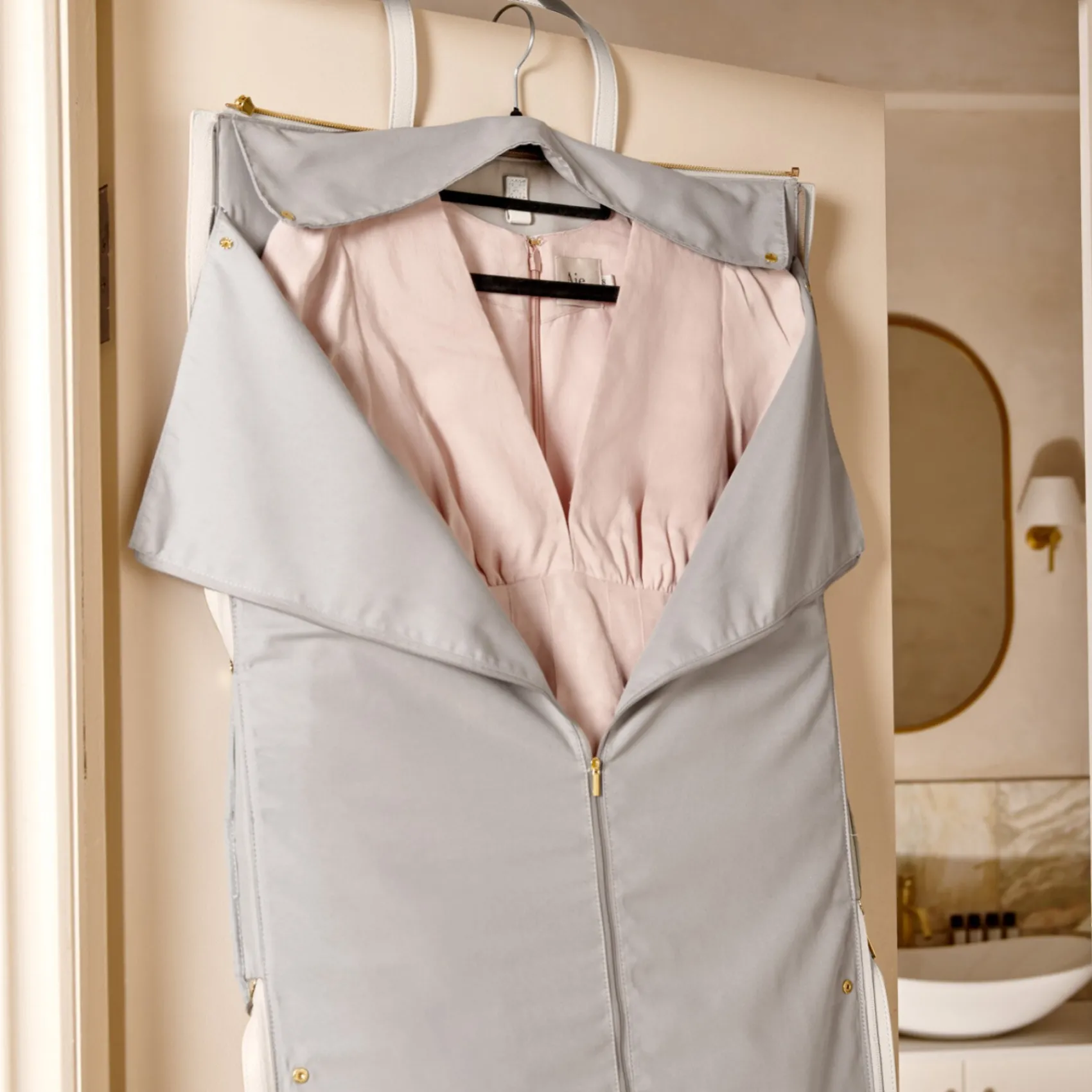 Katie Loxton Mother Of The Groom Gifts | Mother Of The Bride Gifts*Fold Out Garment Weekend Bag Light Taupe