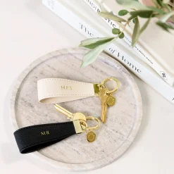 Katie Loxton Honeymoon Gifts | Bride & Groom Gifts*'Mr' and 'Mrs' Boxed Wedding Keyrings Off White