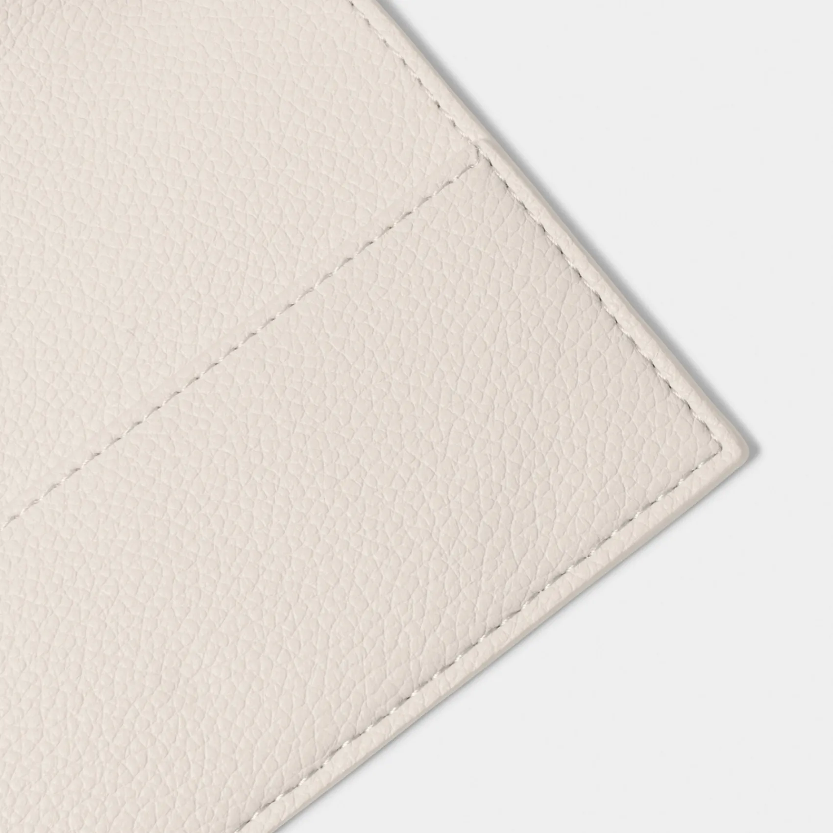 Katie Loxton Honeymoon Gifts | Bride Gifts*'Mrs' Bridal Passport Holder White