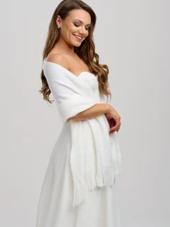 Poirier Knitted Shawls | Wedding Capes & Wraps*Katya Knitted Wedding Shawl with Fringe Ivory