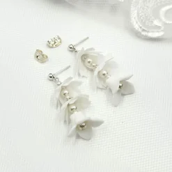 Beads & Beyond Pearl Jewellery | Silver Wedding Jewellery*Lilybelle Ivory Floral Drop Earrings Ivory/ Silver