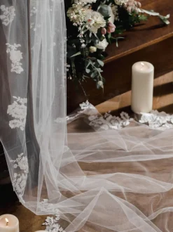 Linzi Jay Single Tier Veils | Chapel Length & Cathedral Veils*Single Tier Chapel Veil with Floral Lace Motifs LA963 Ivory