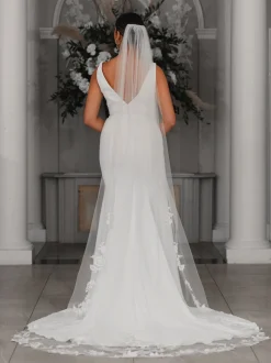 Linzi Jay Single Tier Veils | Chapel Length & Cathedral Veils*Single Tier Chapel Veil with Floral Lace Motifs LA963 Ivory