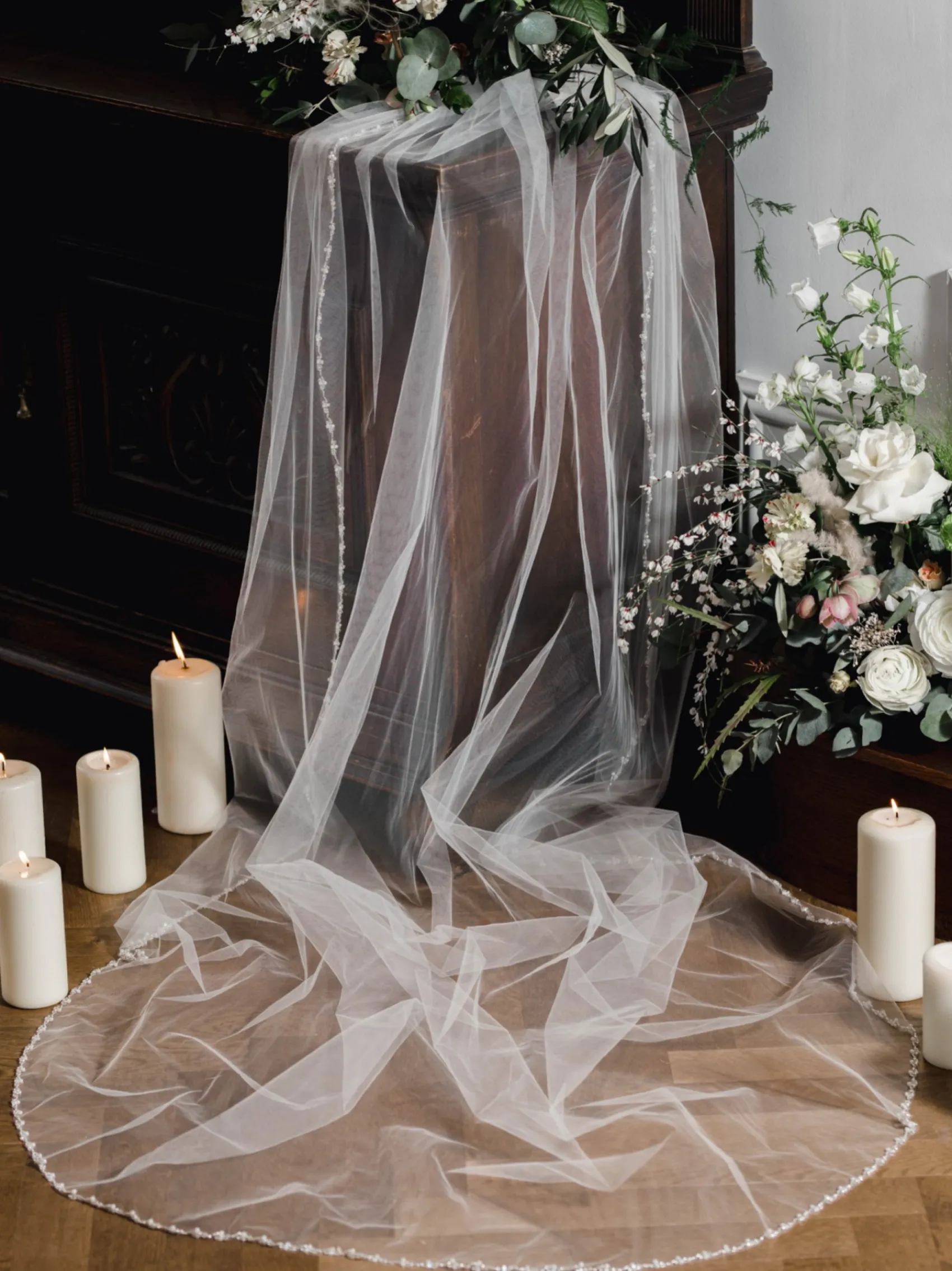 Linzi Jay Single Tier Veils | Chapel Length & Cathedral Veils*Single Tier Veil with Pearl and Beaded Edge LA951 Ivory