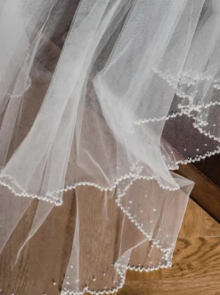 Linzi Jay Two Tier Veils | Fingertip Veils*Two Tier Pearl Edge Tulle Fingertip Veil V684 Ivory