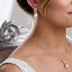 Lace & Favour Bride Gifts | Pearl Jewellery*Paloma Gold Teardrop Pearl Bridal Jewellery Set