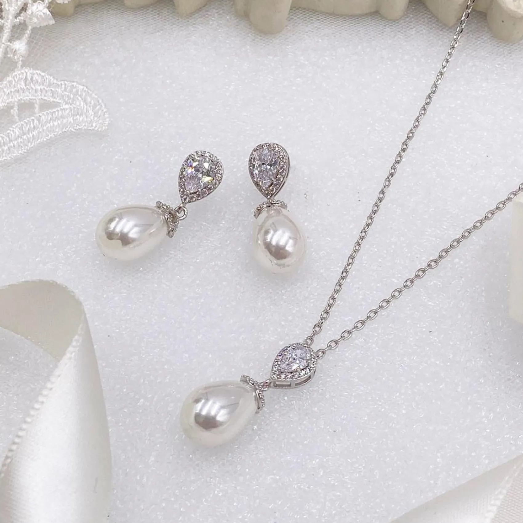Lace & Favour Pearl Jewellery | Silver Wedding Jewellery*Paloma Teardrop Pearl Pendant Necklace |