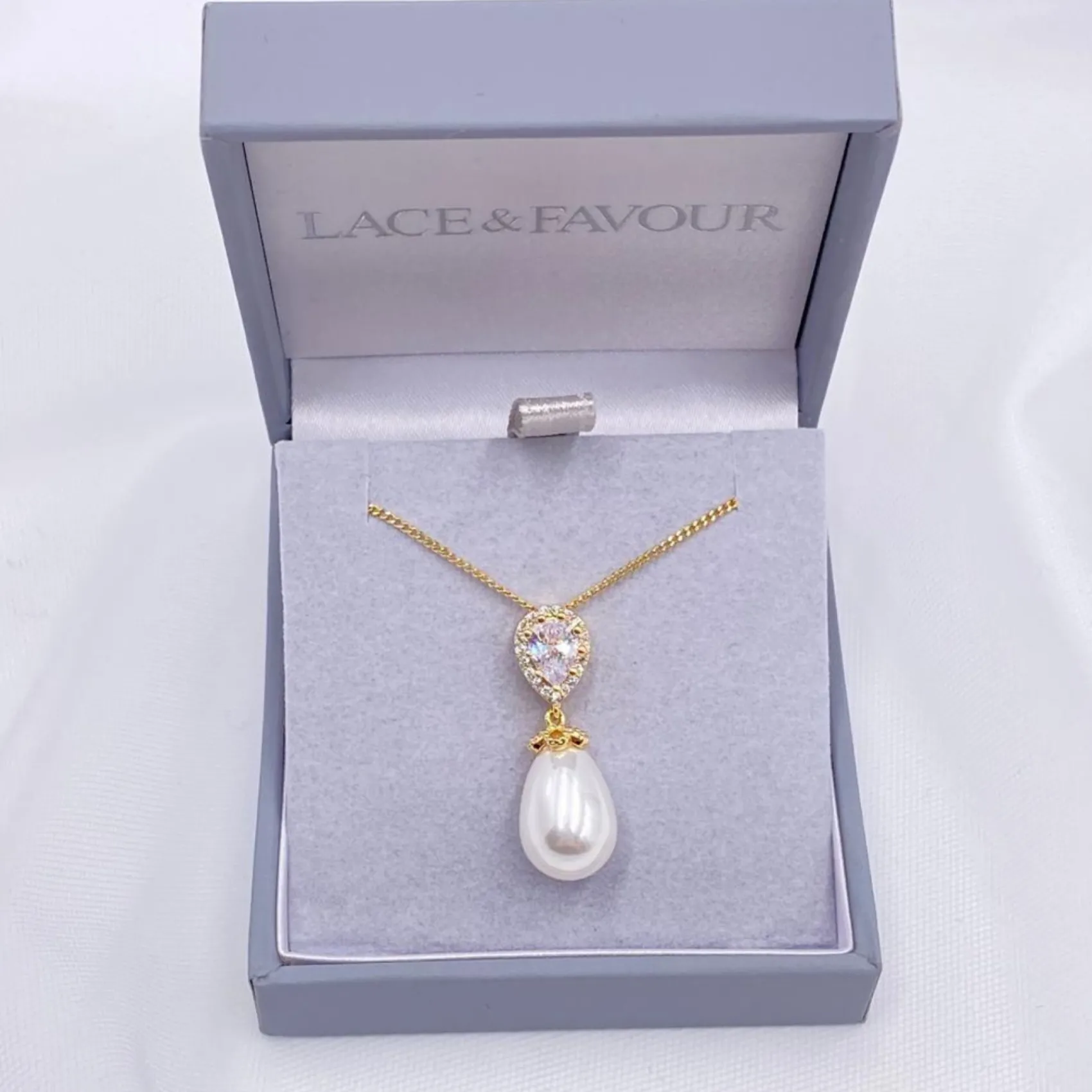 Lace & Favour Pearl Jewellery | Gold Wedding Jewellery*Paloma Teardrop Pearl Pendant Necklace (Gold) |