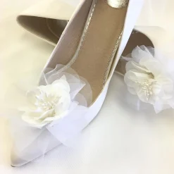 Perfect Bridal Bride Gifts | Shoe Jewellery*Apple Ivory Flower Shoe Clips