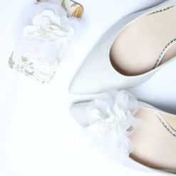 Perfect Bridal Bride Gifts | Shoe Jewellery*Apple Ivory Flower Shoe Clips