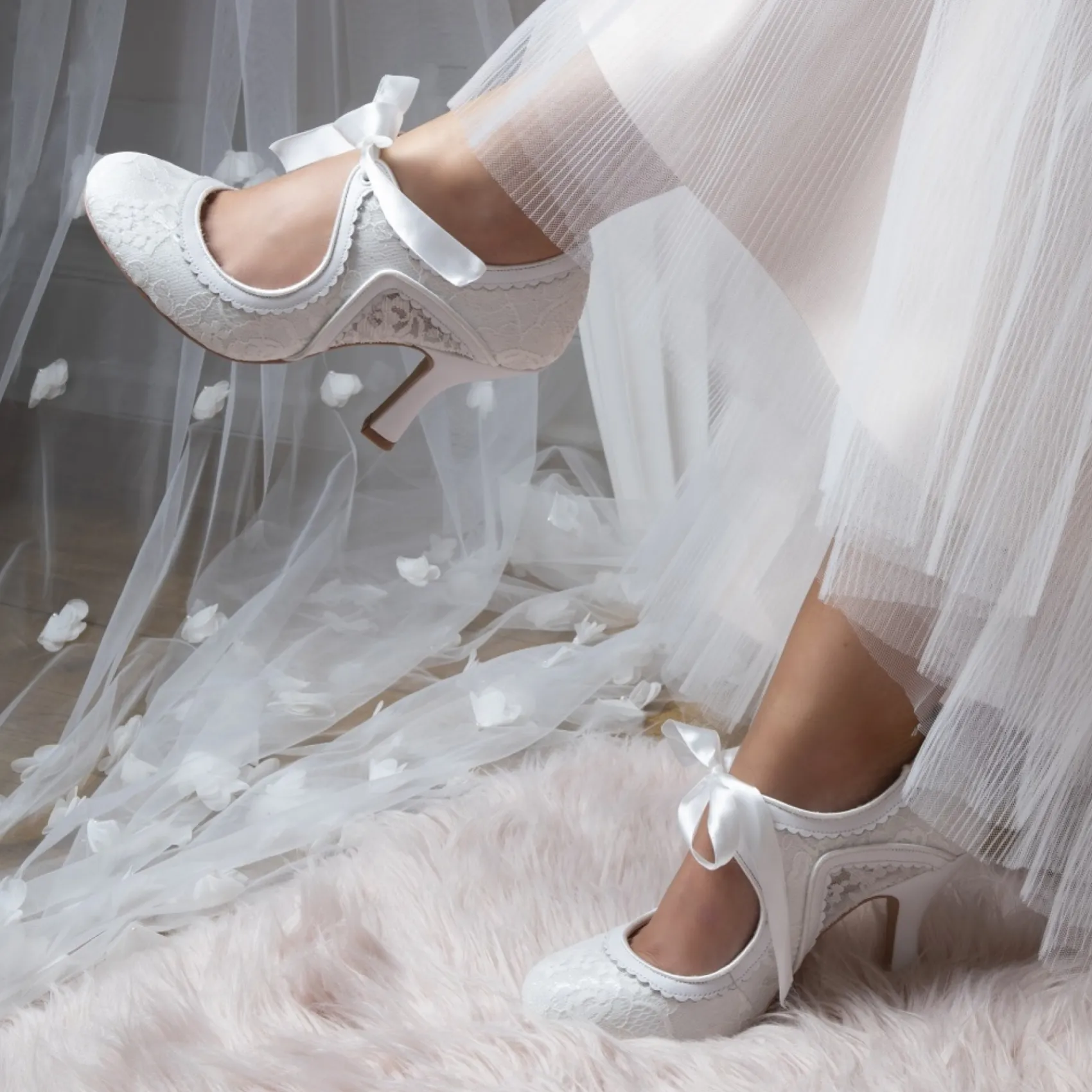 Perfect Bridal Wedding Shoes | High Heel*Bianca Lace and Leather Vintage Mary Jane Shoes Ivory