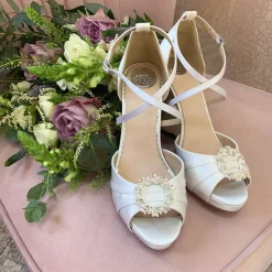 Perfect Bridal Wedding Shoes | High Heel*Charlotte Satin Pearl Brooch Platform Sandals Ivory